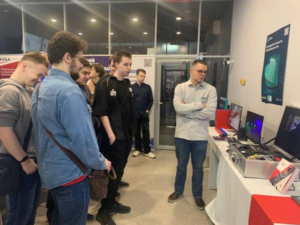 Экскурсия студентов в Технопарк Санкт-Петербурга