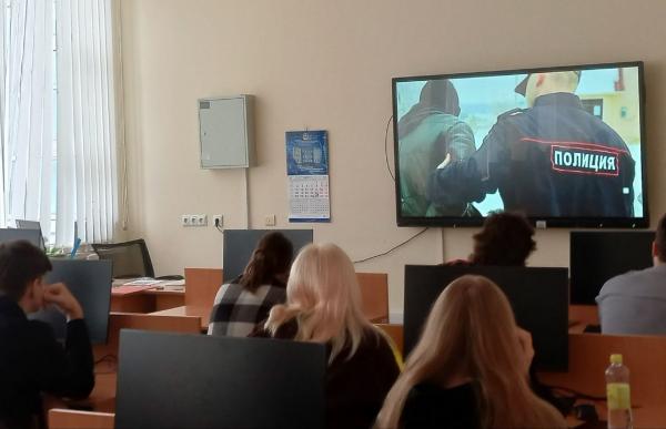 Просмотр и обсуждение видеоролика "Свобода, но не вседозволенность"
