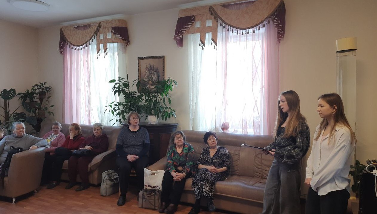 Беседа по профилактике телефонного мошенничества в СПб ГБУ «Комплексный центр социального обслуживания населения Приморского района Санкт-Петербурга» 
