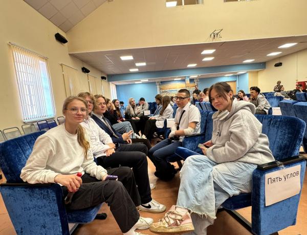 Городская интеллектуально-развлекательная командная игра-квиз «Петра творенье»