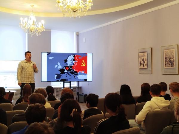 Лекция-встреча «День Победы 1945–2024: как праздновали в разные года»
