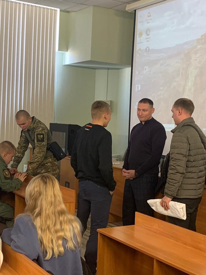 Студенты встретились с представителями ФССП России по Приморскому району и Службы охраны по Северо-Западному федеральному округу ФСО России